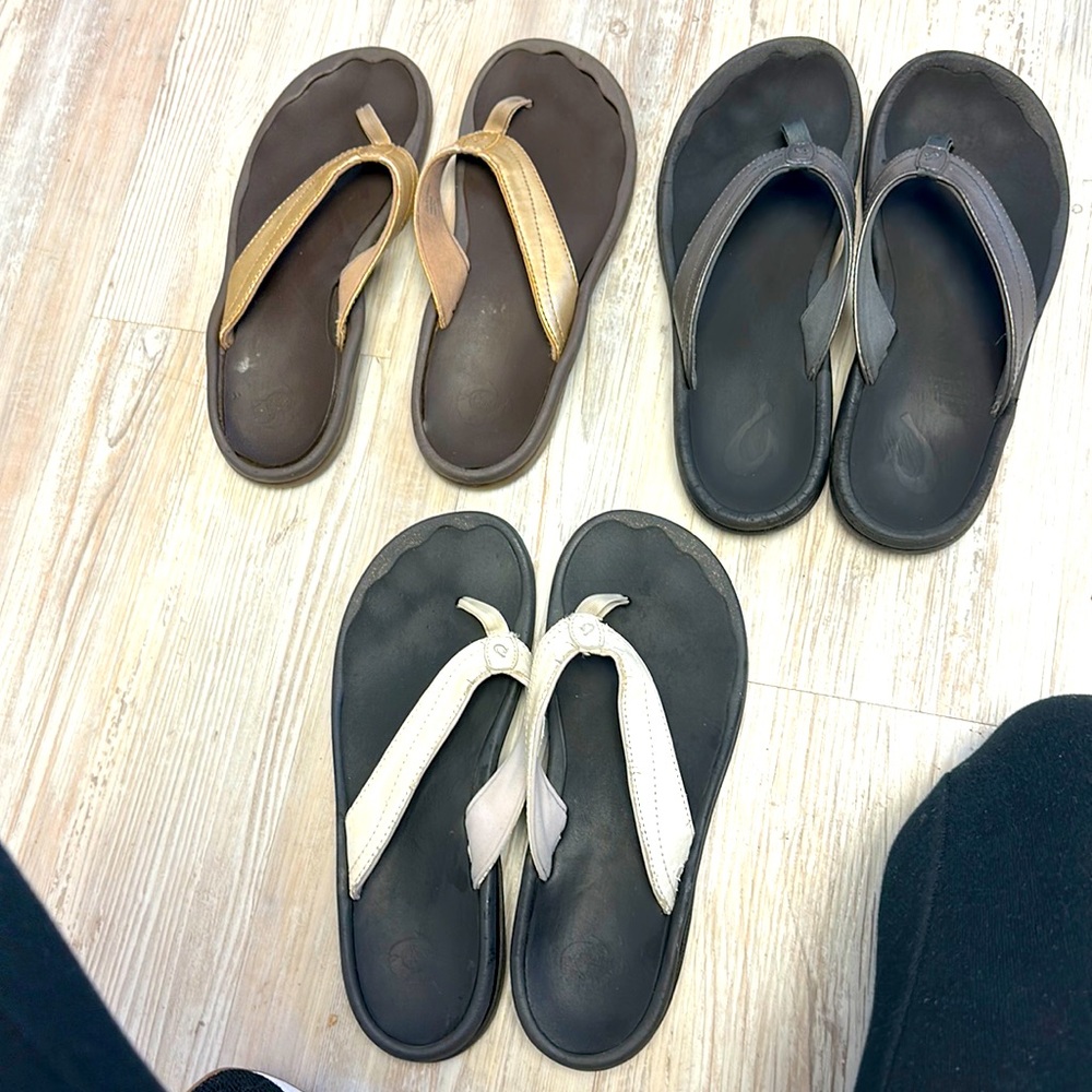 Olukai. Flip flop 3 pair women’s size 8 1/2